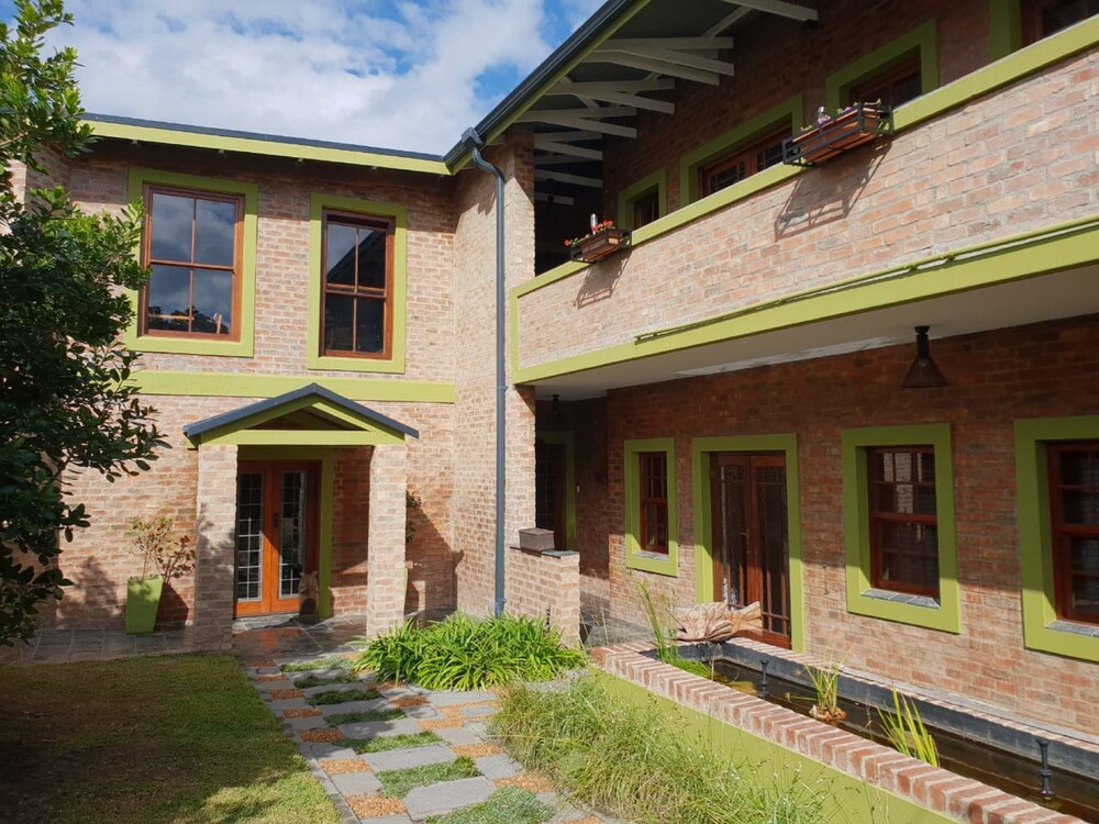 Port Del Mar Luxury Guesthouse 42/50
