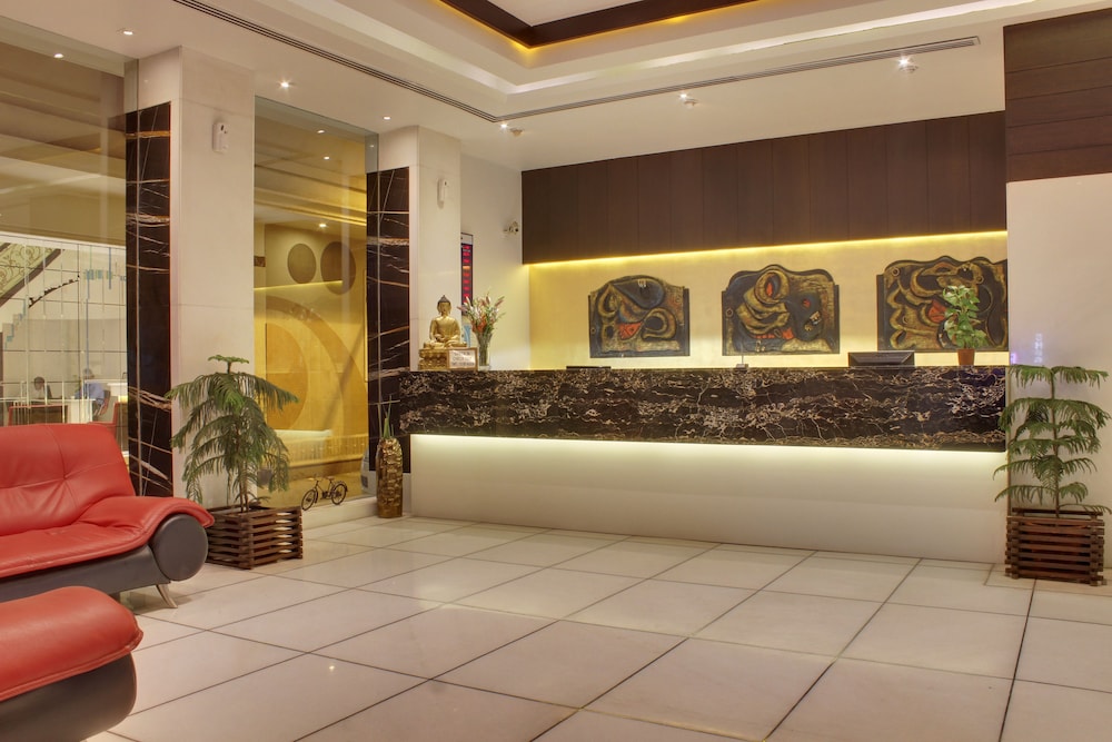 Godwin Deluxe Hotel 14/64