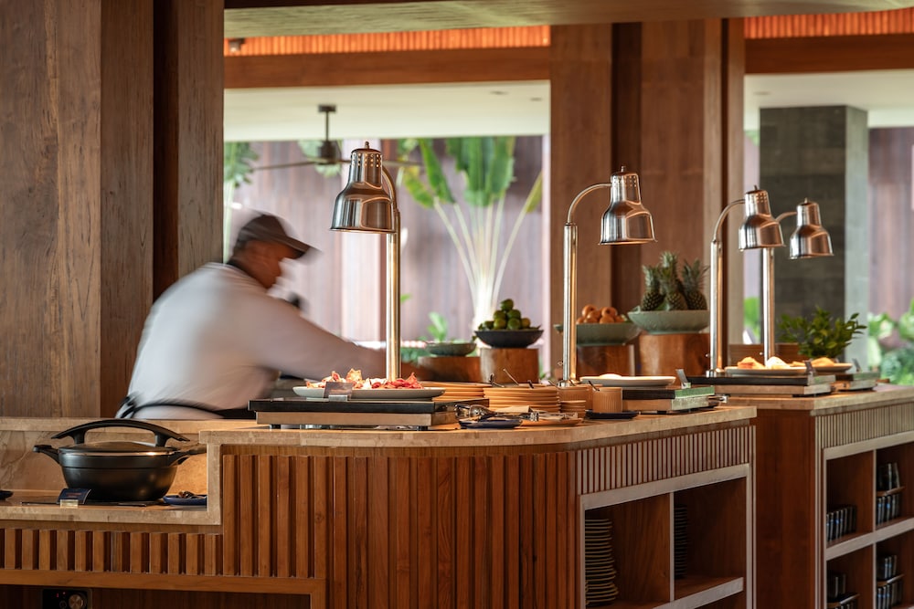 The Meru Sanur 12/49