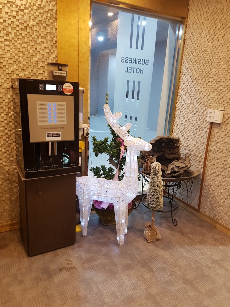 Business Hotel 23/27