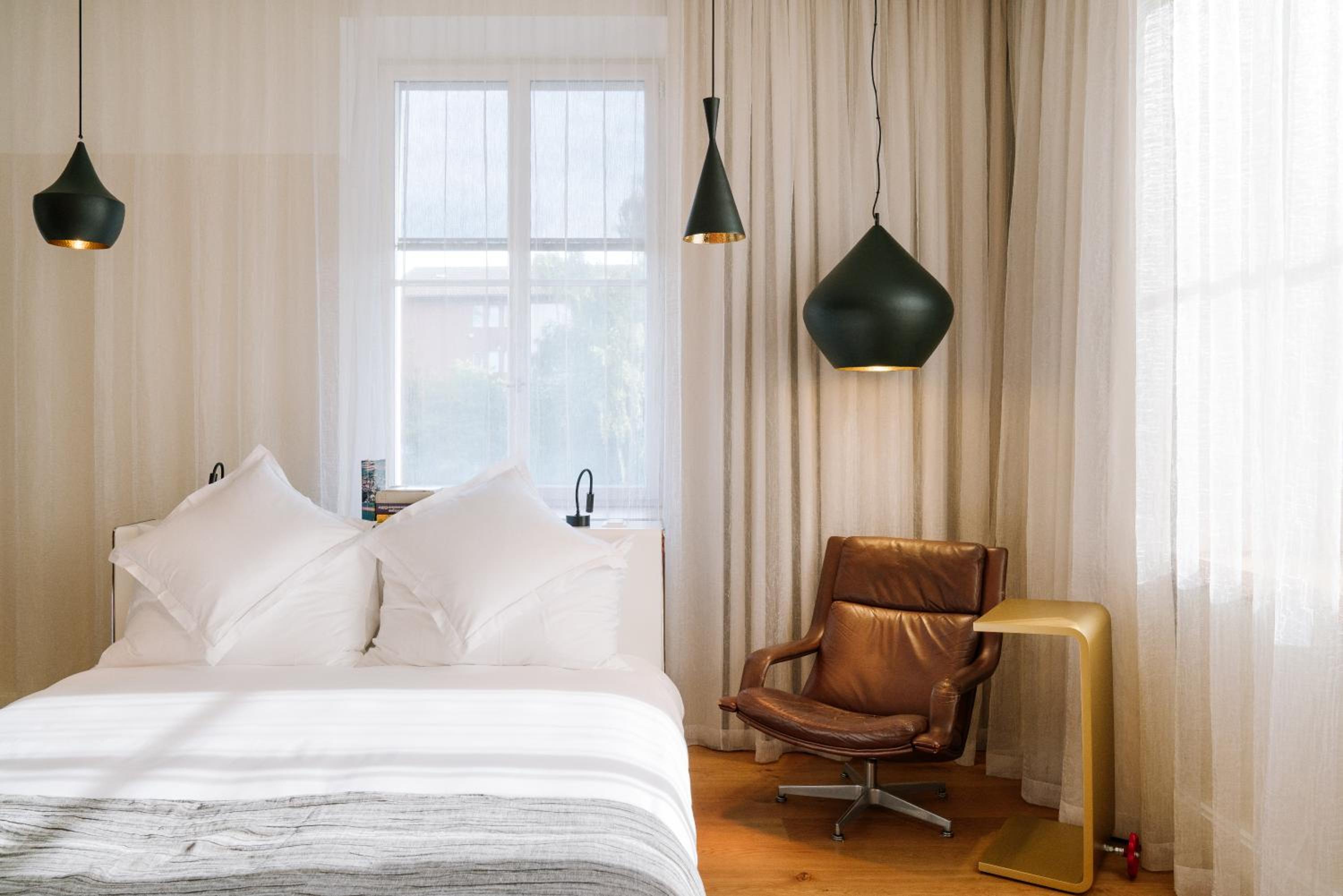 Boutique, Double Bed