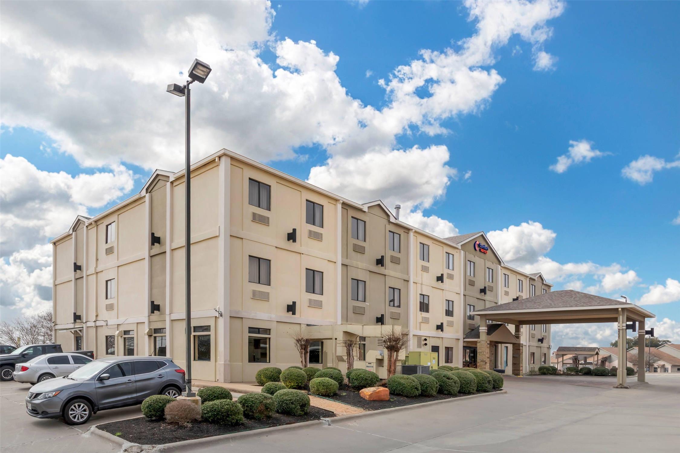 Comfort Suites Brenham, TX 22/23