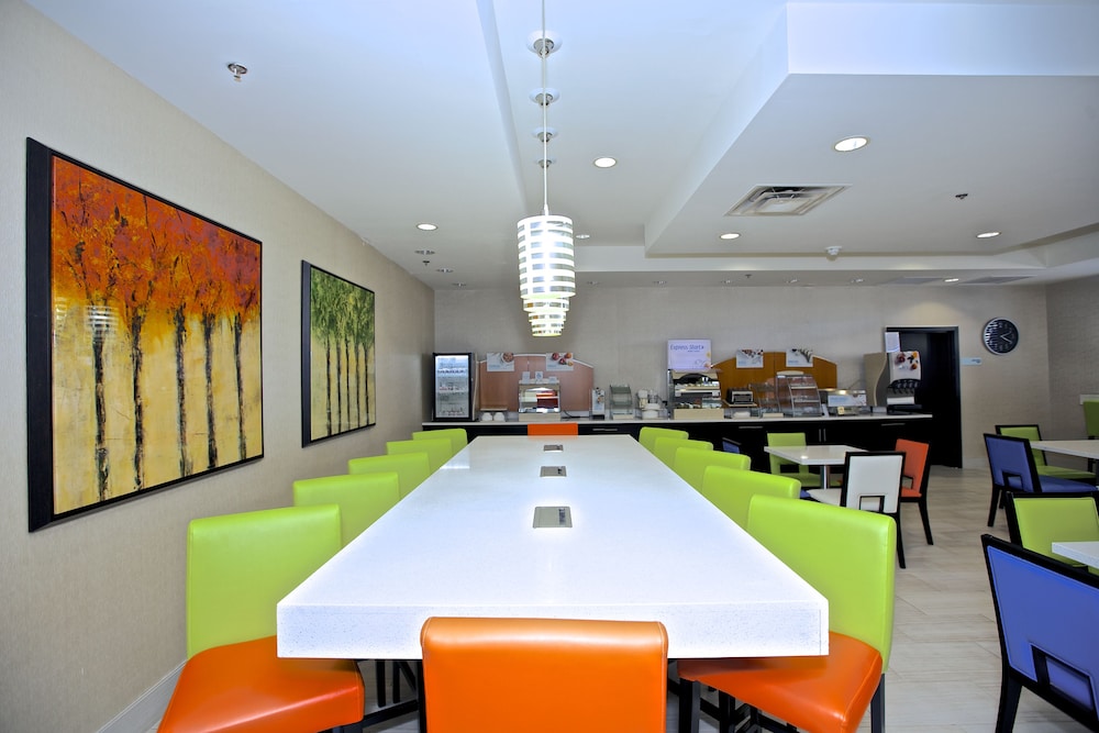 Holiday Inn Express And Suites Duluth Mall Area 59/69