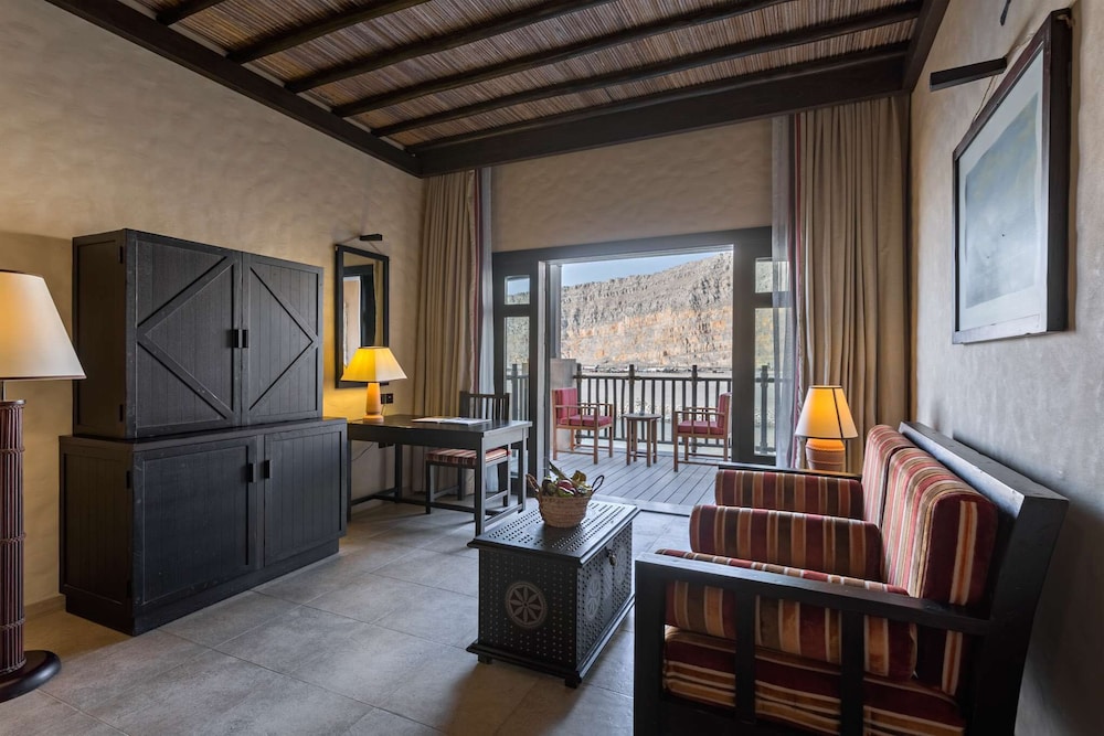 Azimut Hotel Musandam 40/68