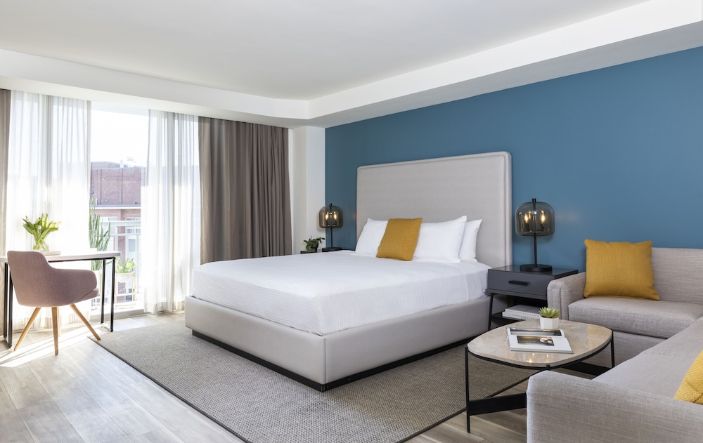 Studio, King Bed, Sofa, Balcony