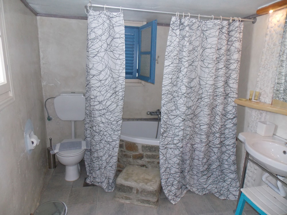 Rania Apartments Studios & Suites 44/50