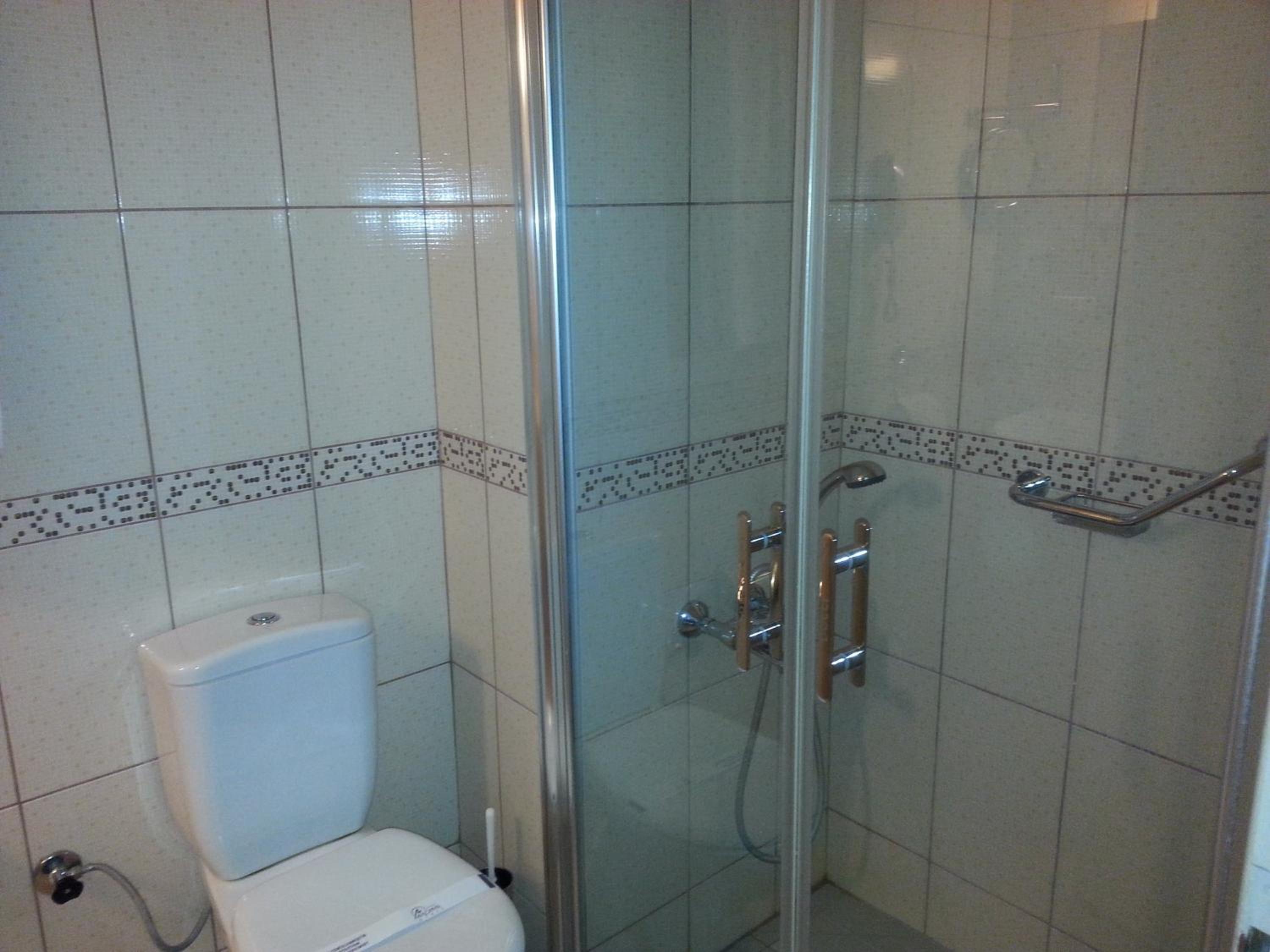 Avlonya Hotel 30/32