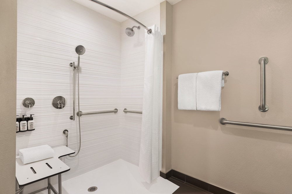 avid hotel Memphis - Southaven 16/66