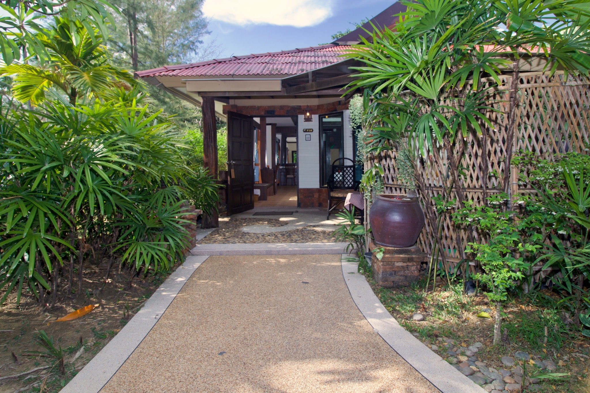 Hotel and Beach Bungalow at Lanta Resort 44/55