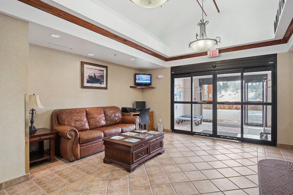 Usa Stay Hotel and Suites 40/48