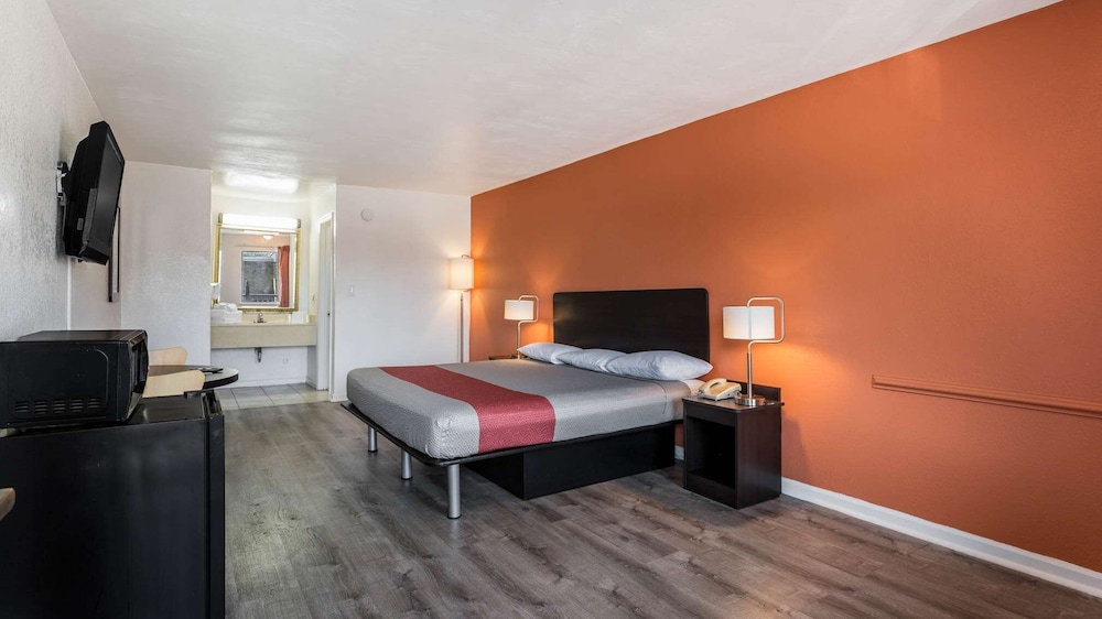 Motel6 Portsmouth, VA 30/57