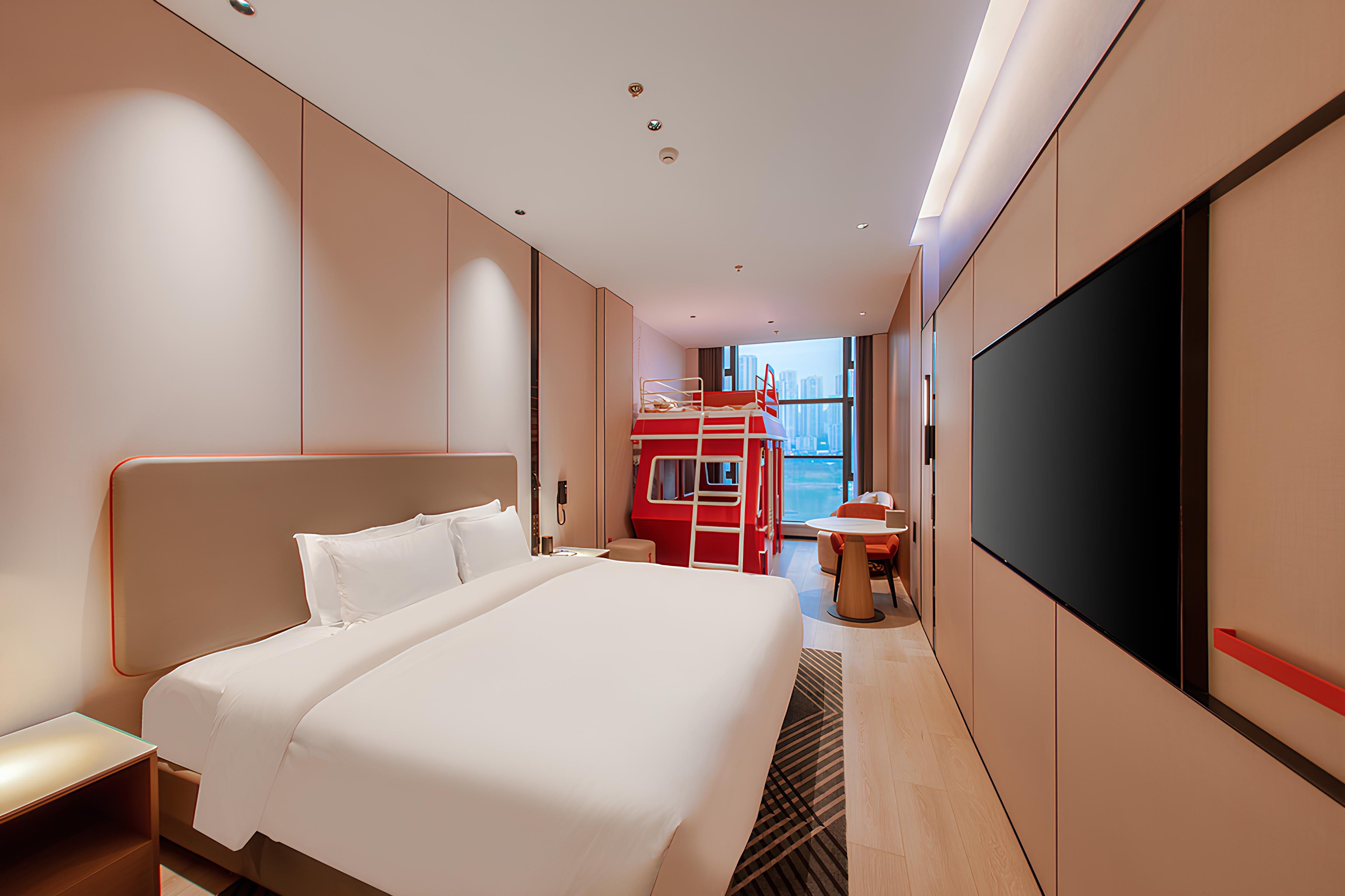 Kids Theme, Standard, King Bed, River View