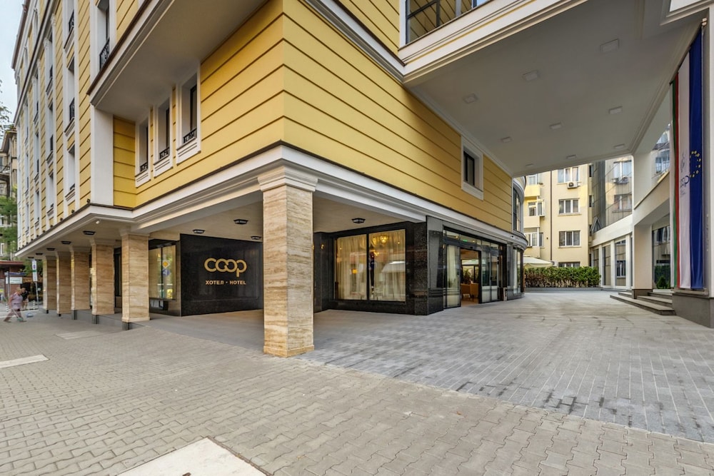 Coop Hotel Sofia 63/69