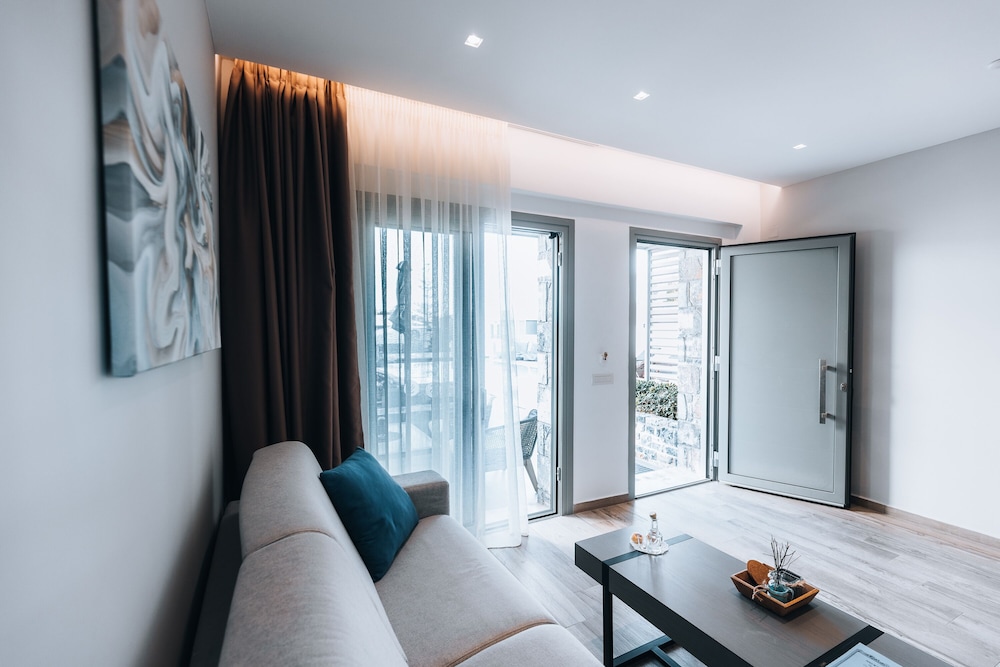 Seascape Luxury Residences - Adults Only 16/71