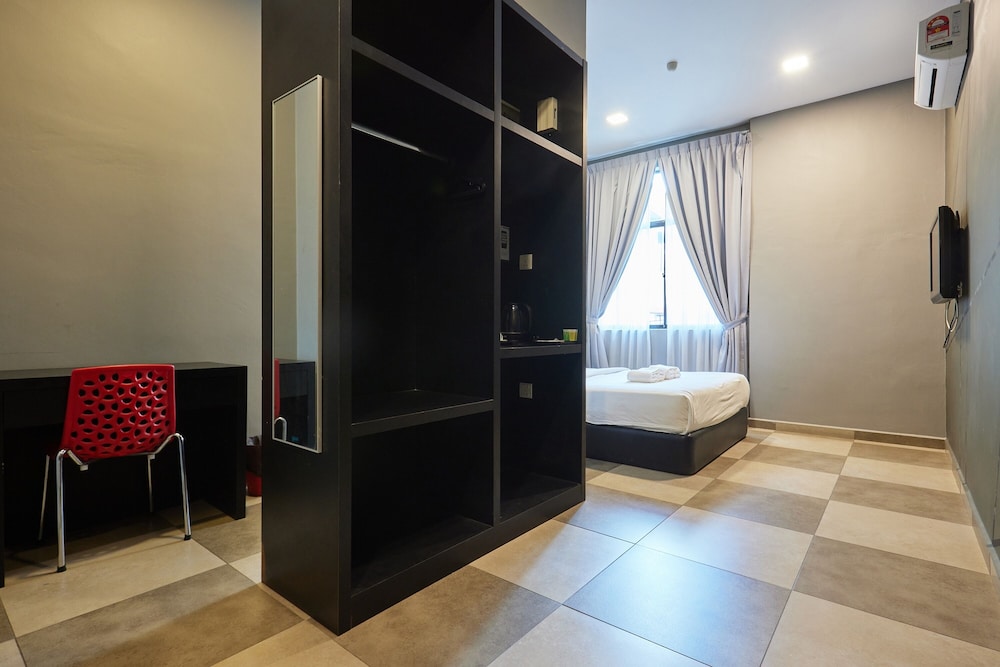 Elite Hotel Muar 49/50