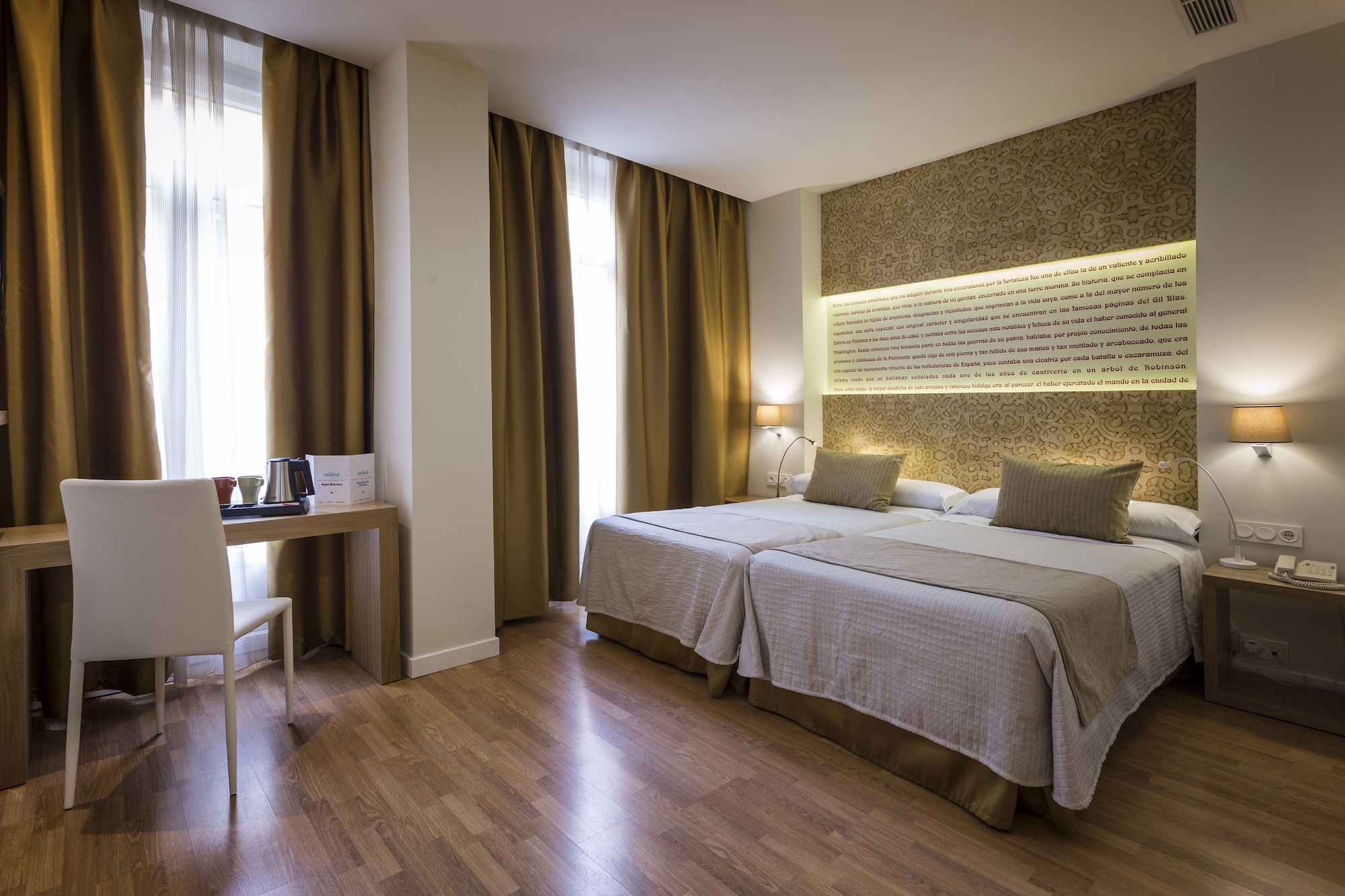 غرفة ثلاثية بسريرين منفصلين مع سرير إضافي، Comfort Dauro 2 2/6