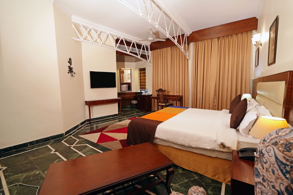Welcomheritage Taragarh Palace 16/50