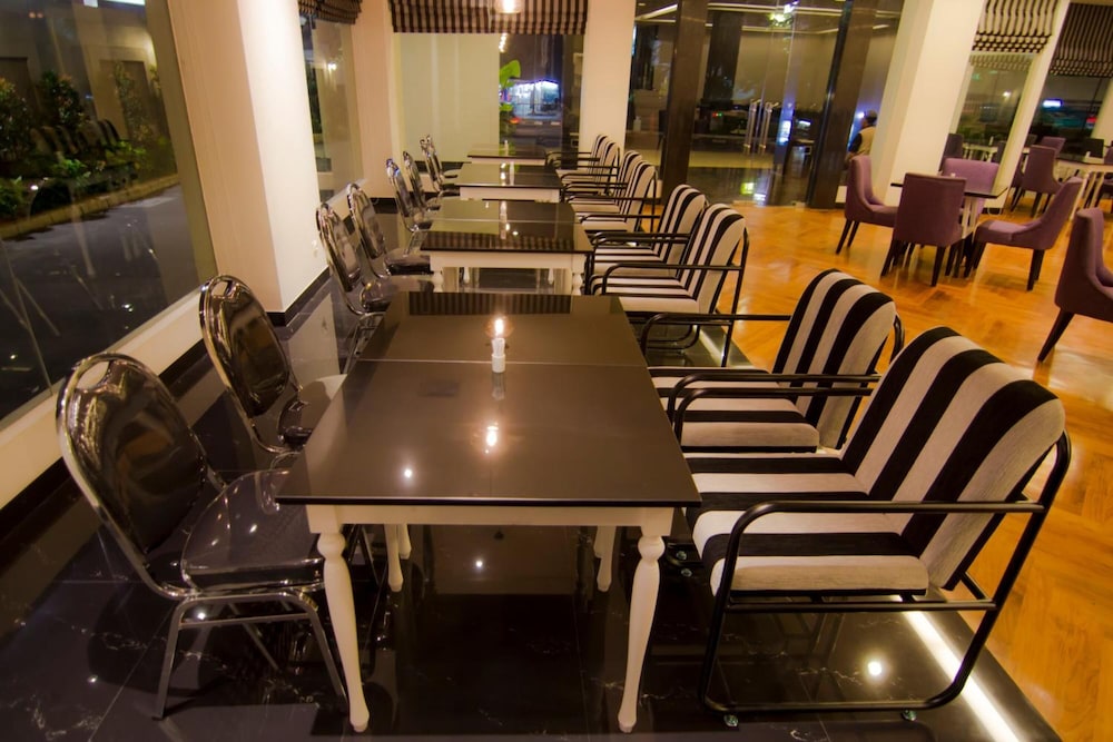 Diradja Hotel 4/50
