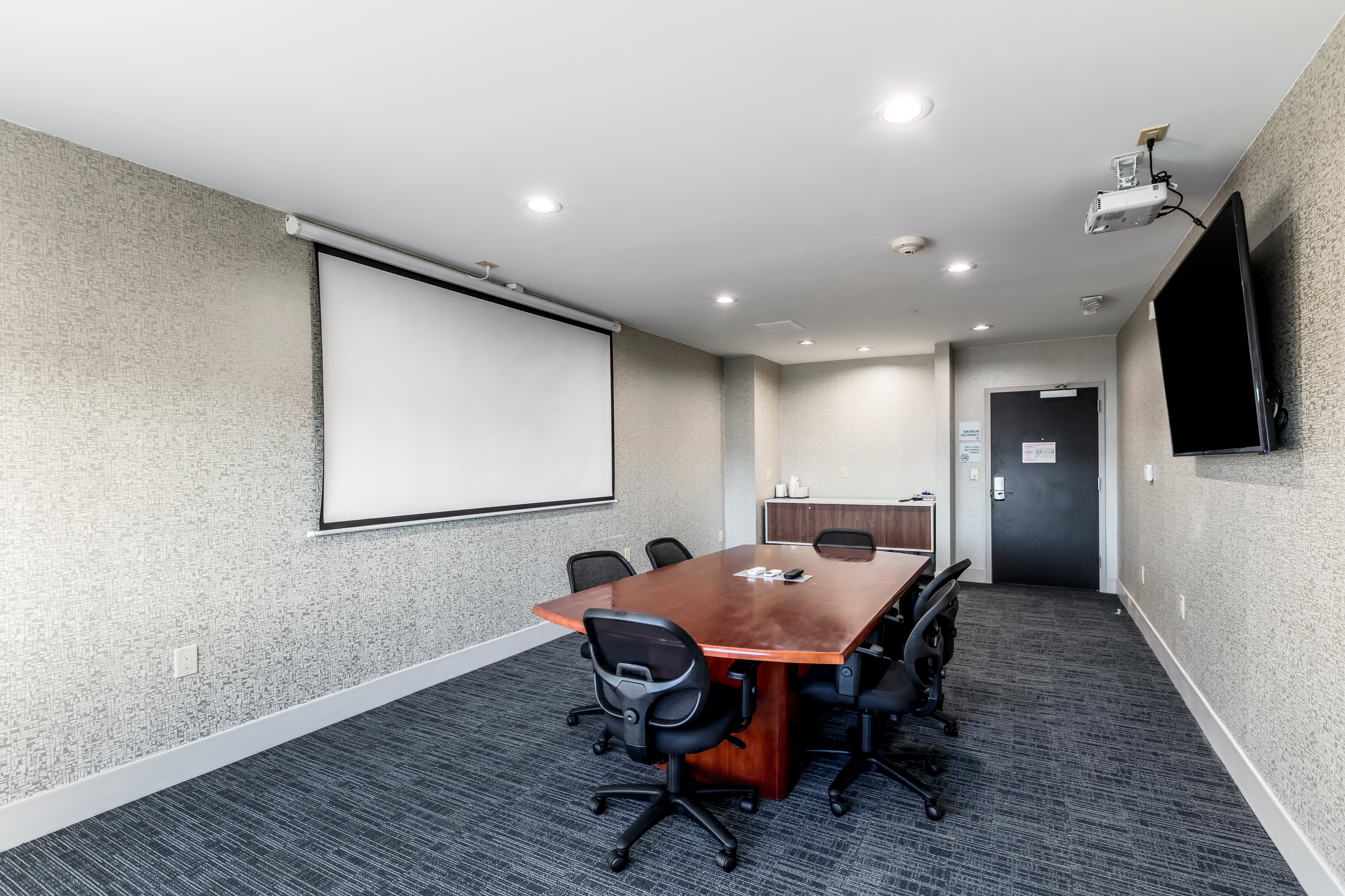 Holiday Inn Express Suites Jersey City North Hoboken 31/39