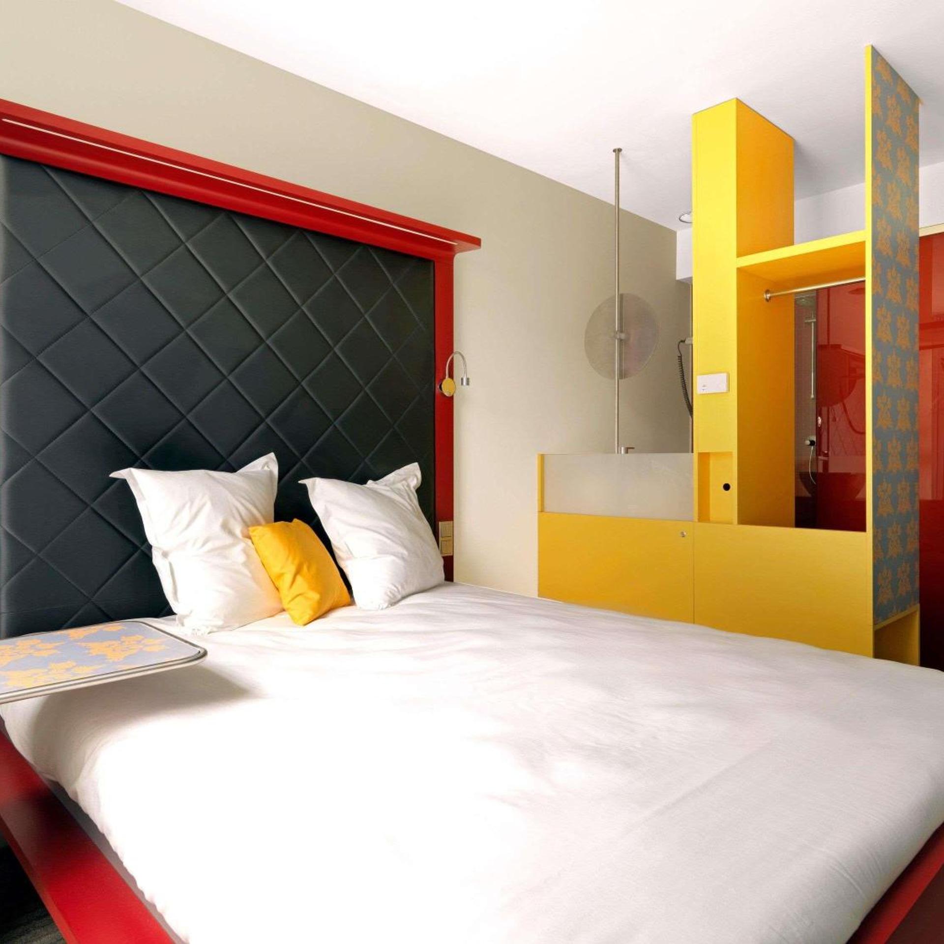 Connecting, Family Suite