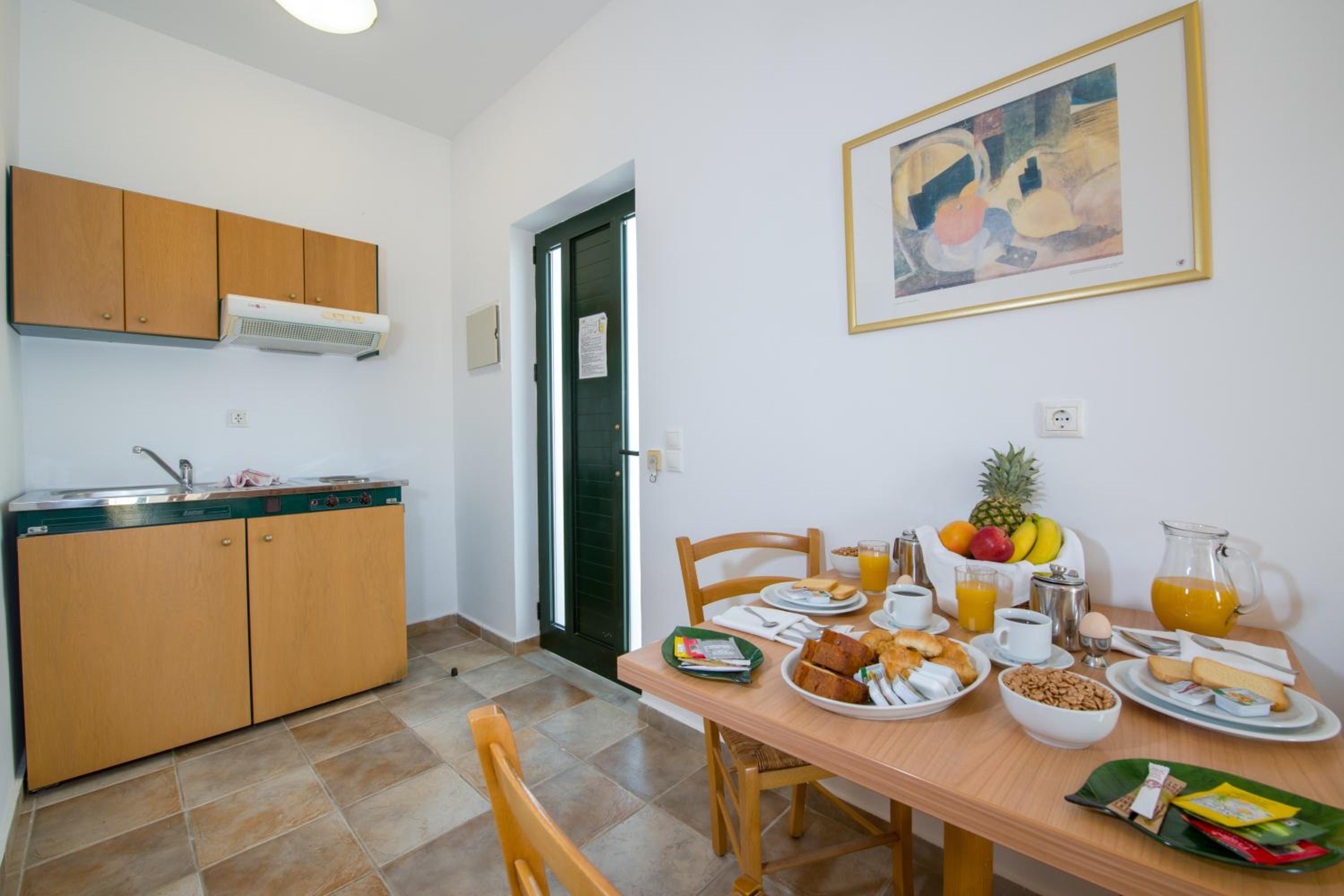 Kambos Village 8/50
