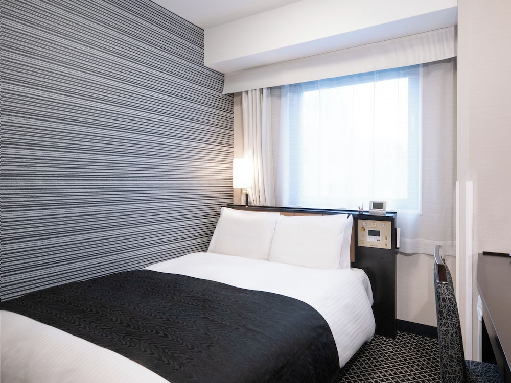 ROOM, DOUBLE BED