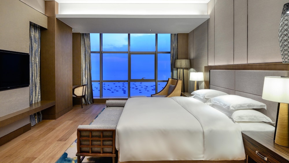 1 Bedroom, Suite, Single Bed, Ocean Front, Club Lounge Access