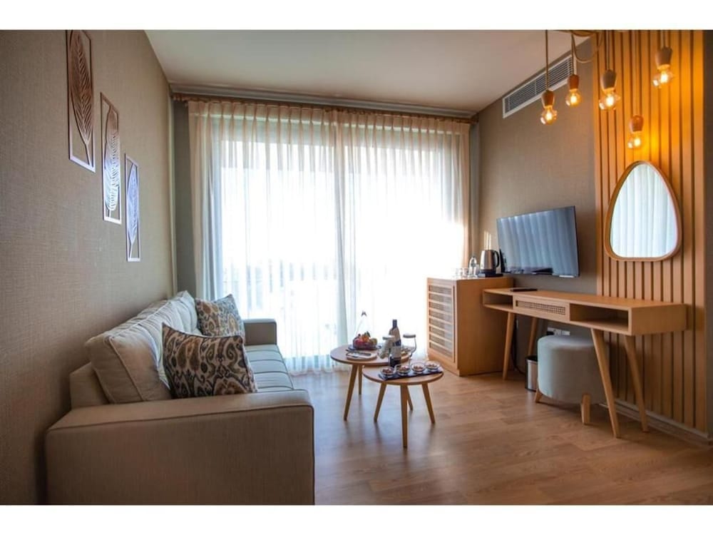LA TERRAZZA HOTEL 39/60
