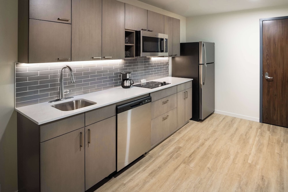 Hyatt House Auburn Hills Detroit 16/42
