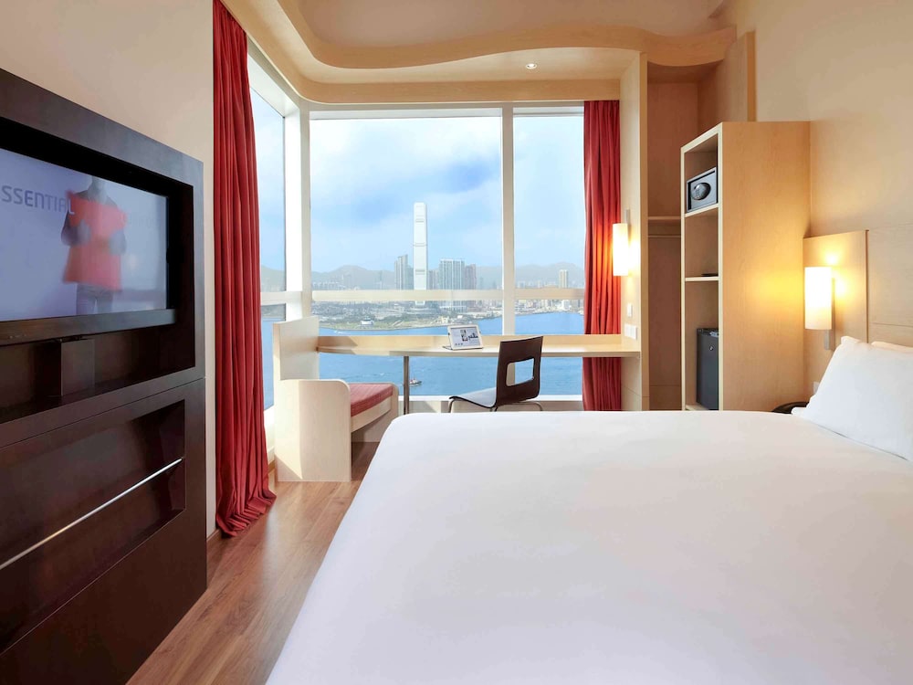 Ibis Hong Kong Central & Sheung Wan Hotel 15/65