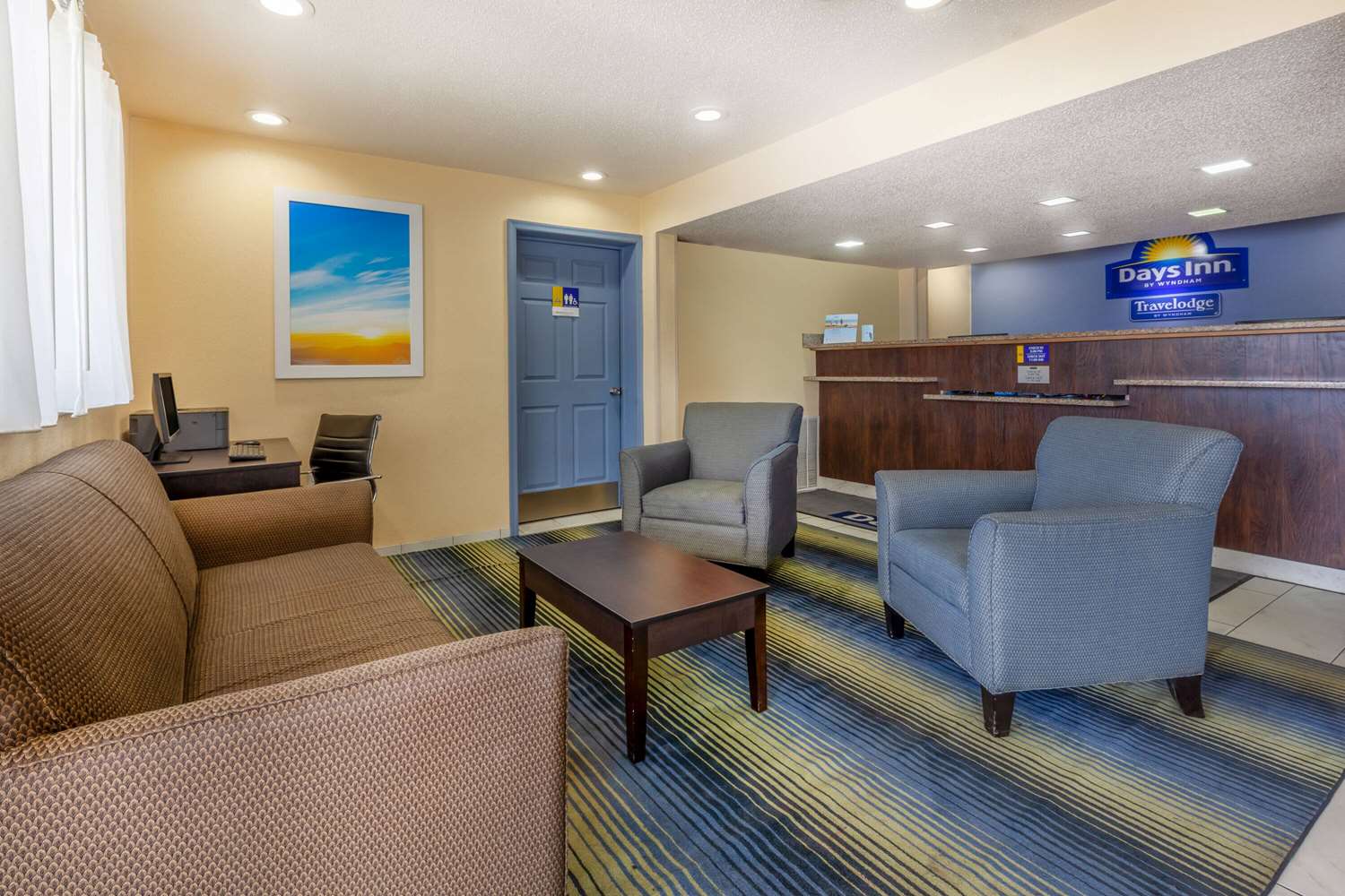 Days Inn by Wyndham Charles Town/Harpers Ferry 13/23
