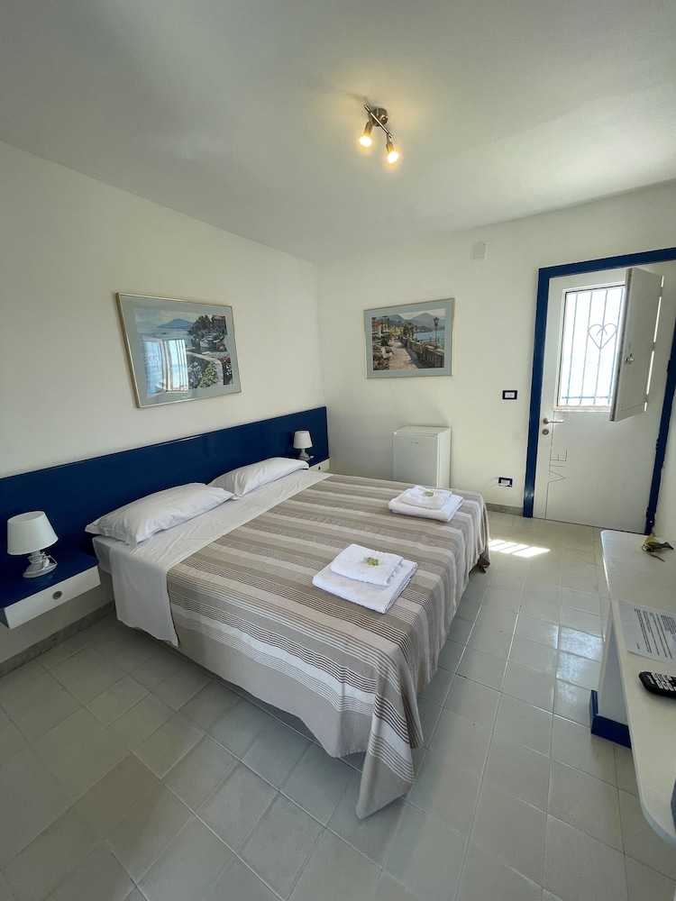 STANDARD, DOUBLE OR TWIN BED