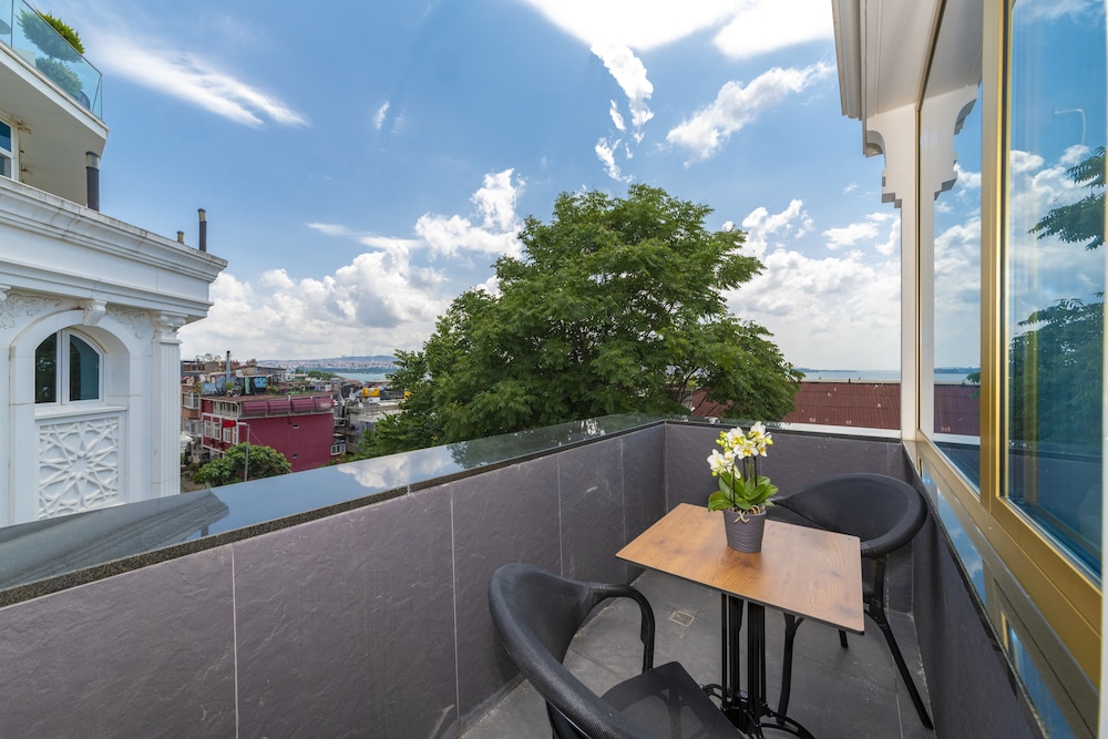 Eastanbul Suite 52/57