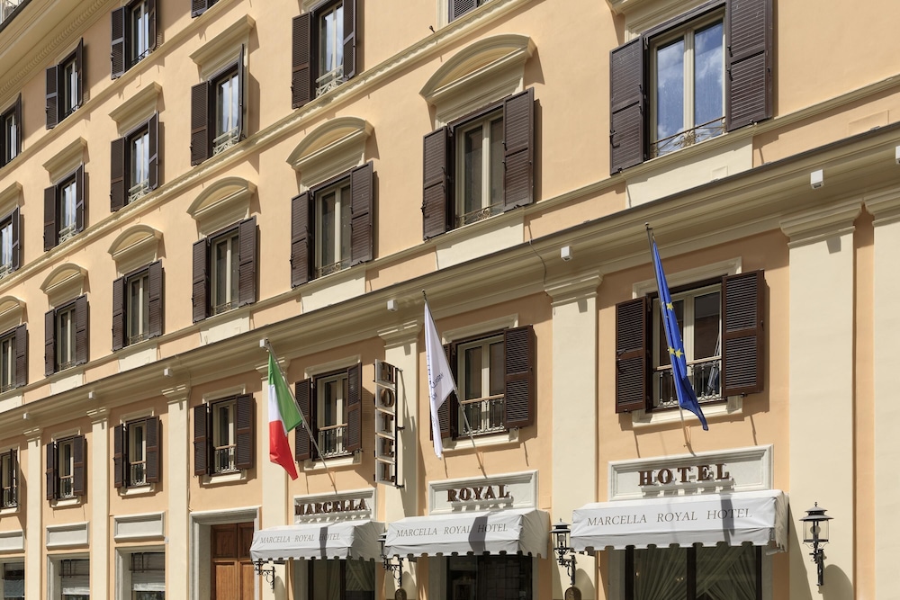 Marcella Royal Hotel - Roof Top Garden 4/60