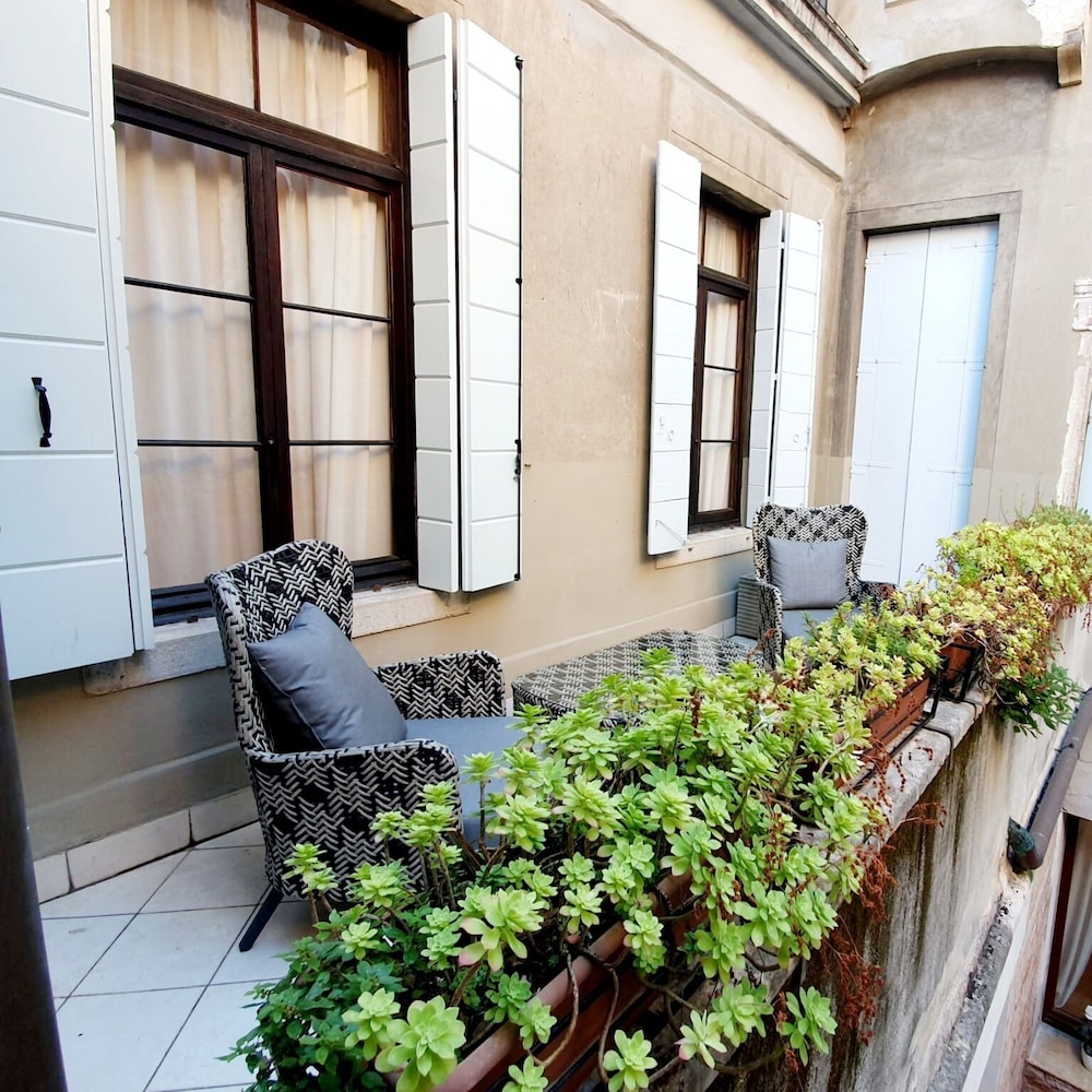 Corte dei Greci 42/54