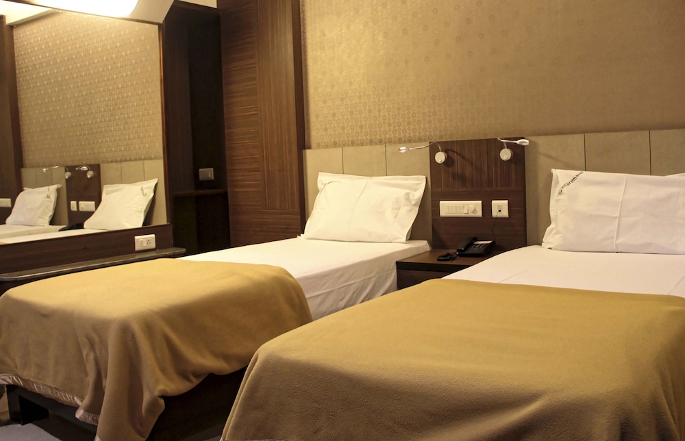 Hotel Prem Nivas 8/26