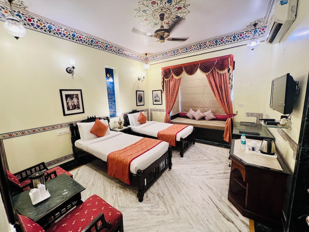 Umaid Mahal 30/66