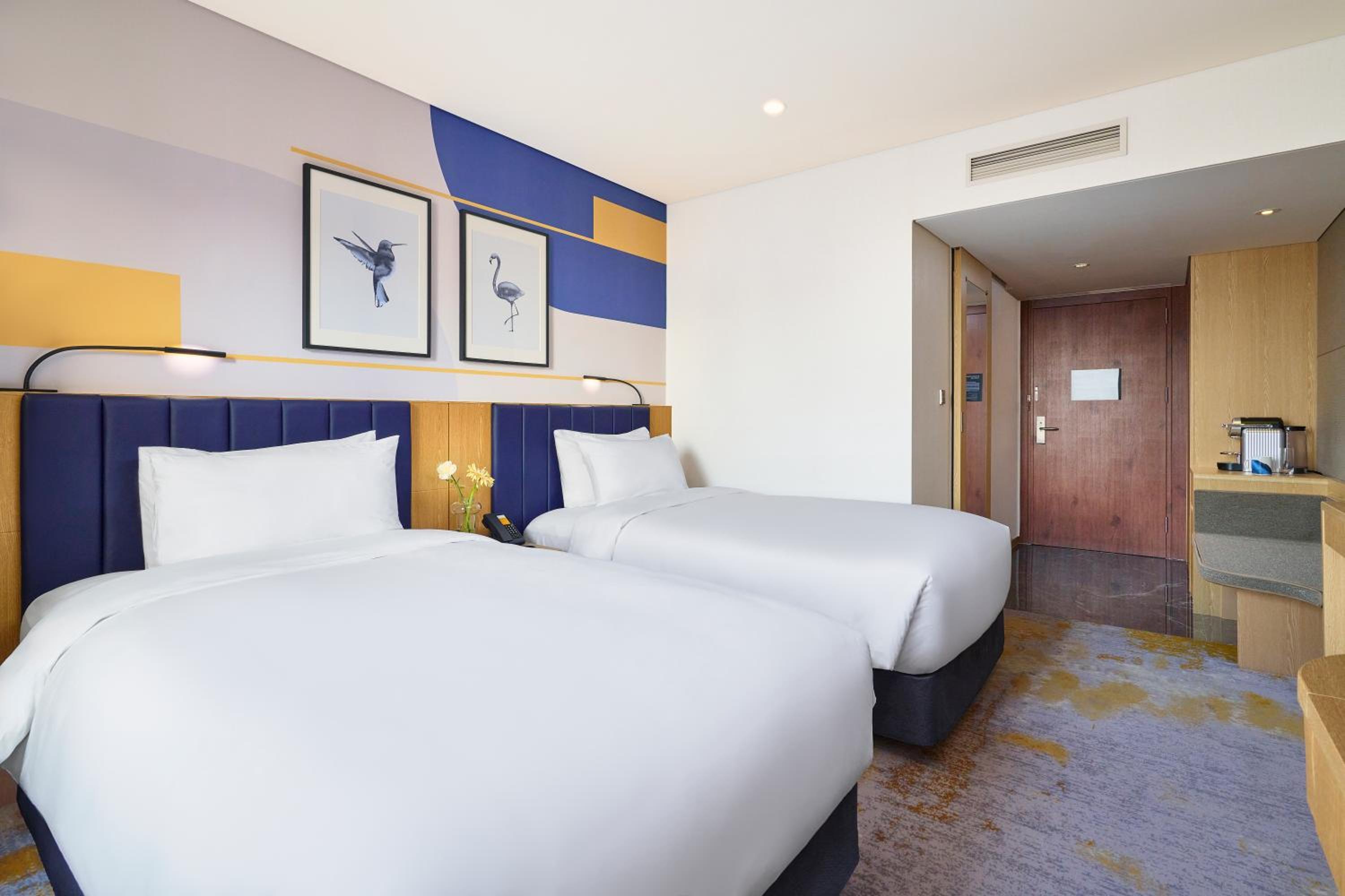 Deluxe, Double Bed