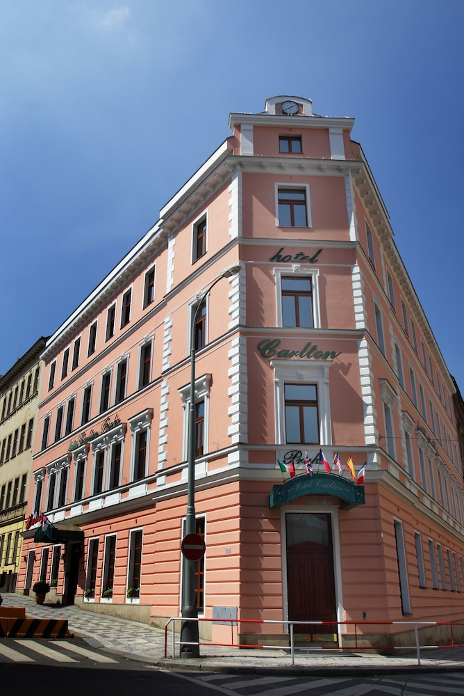 Carlton Hotel 3/51