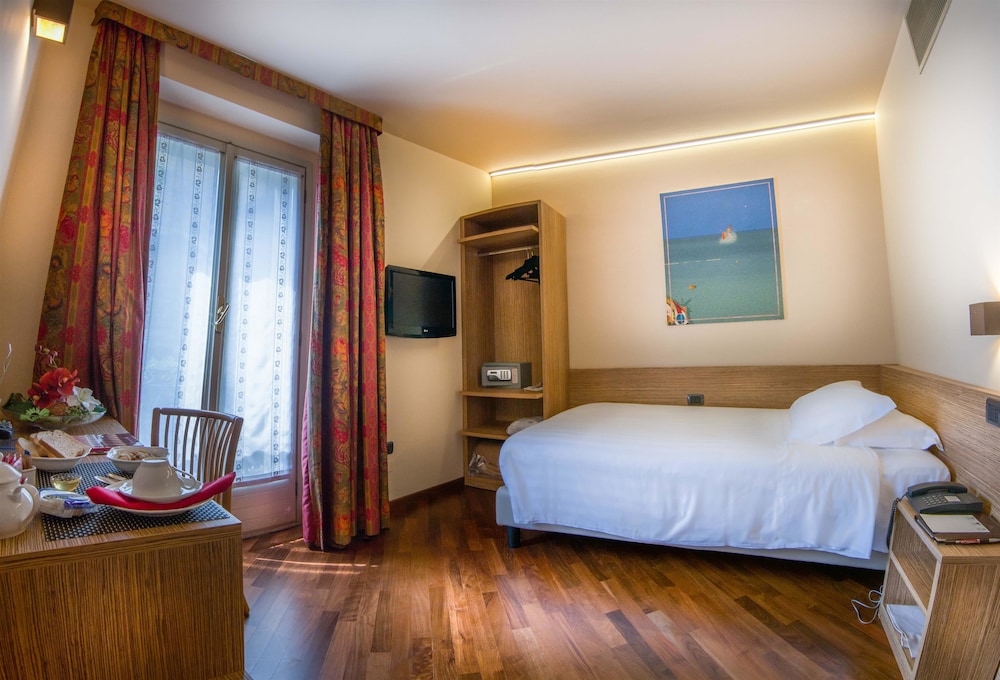 Hotel Regina Milano 23/55