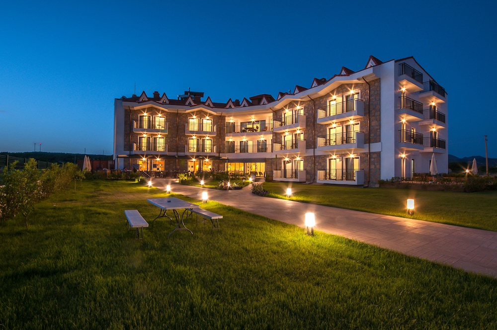 Acroter Hotel & Spa 3/50