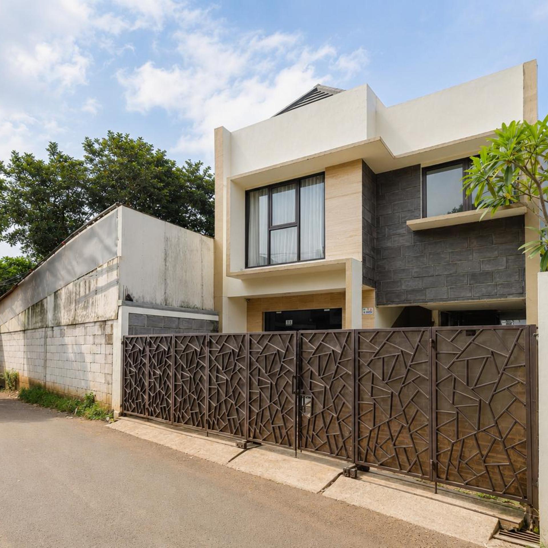 RedDoorz Syariah near Green Park Jatiwarna 41/50