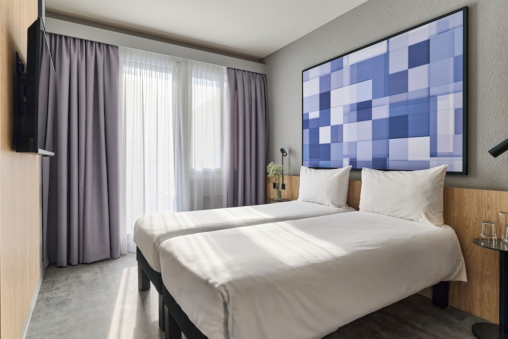 Ibis Chur 12/45