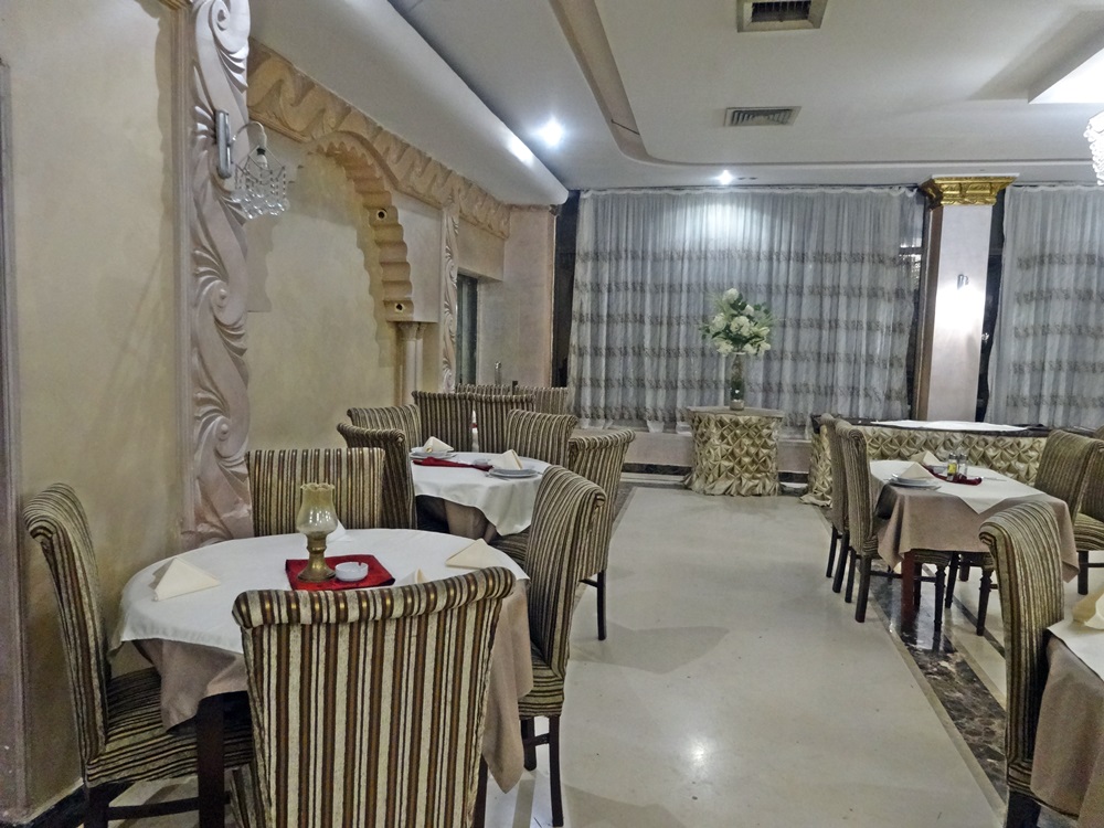 restaurant cafeteria