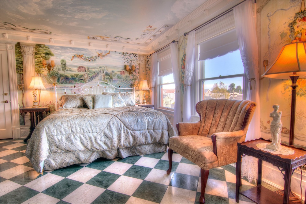 Gingerbread Mansion Inn 14/73