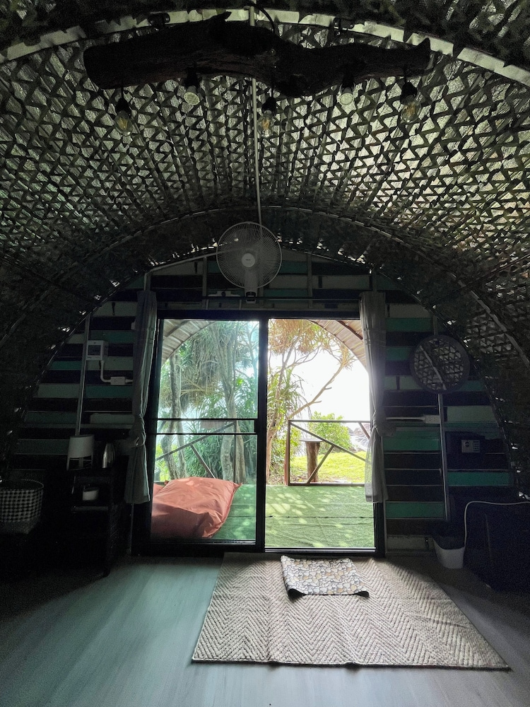 Cliff Cottage Resort 40/75