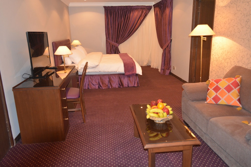 Carlton Tower Hotel 30/55