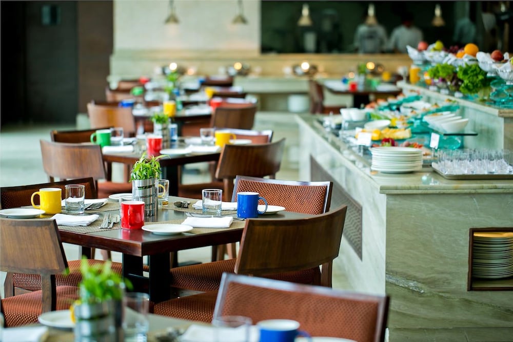 THE LALIT JAIPUR 38/50