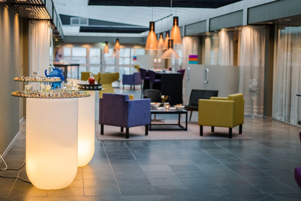 Park Inn By Radisson Reykjavik Keflavik Airport 7/50