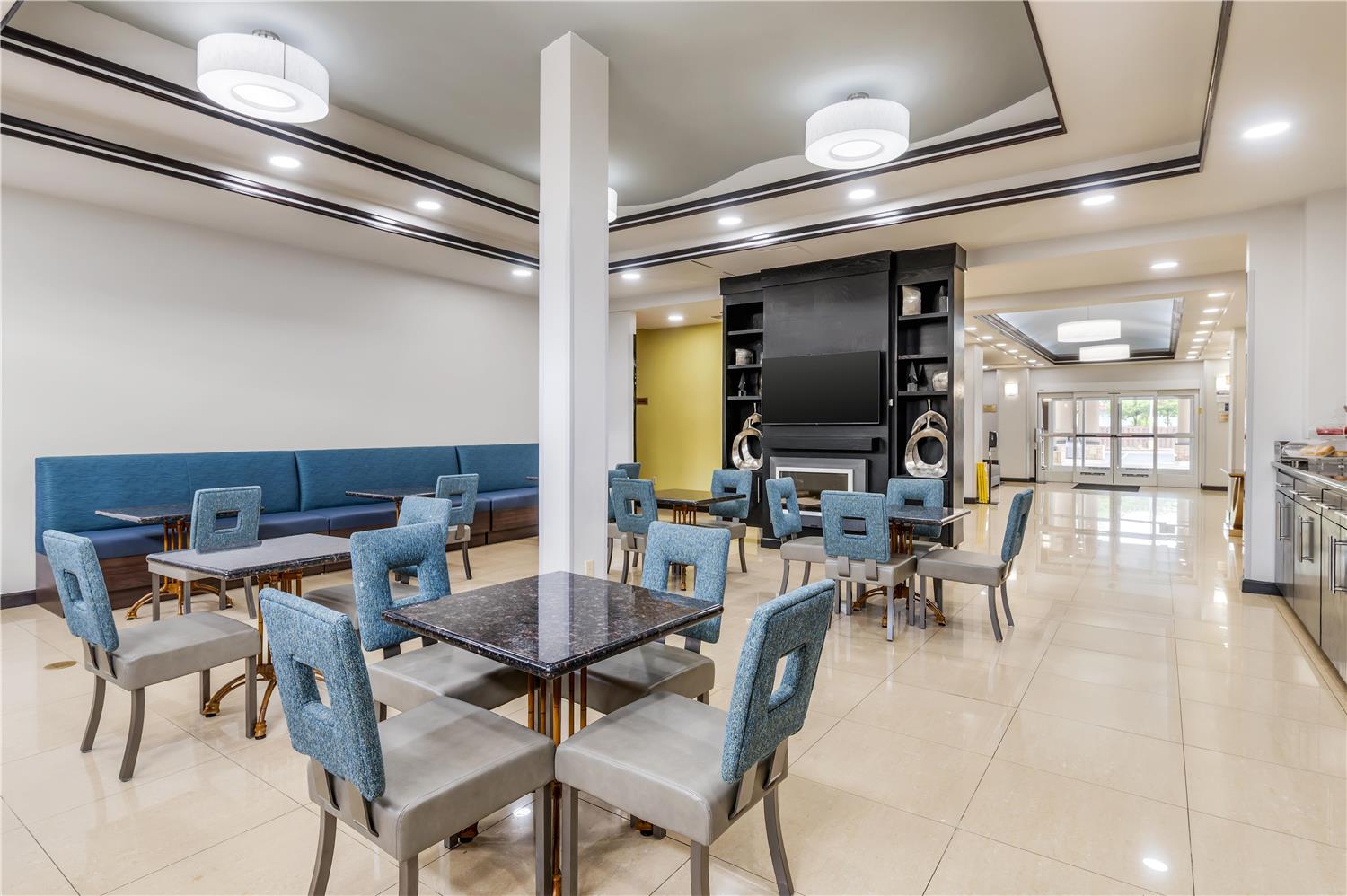 Best Western Plus JFK Inn & Suites 45/49